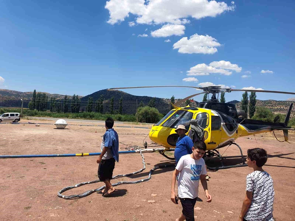 Adıyaman\'ın Gölbaşı ilçesinde helikopterle maden araştırması yapılıyor