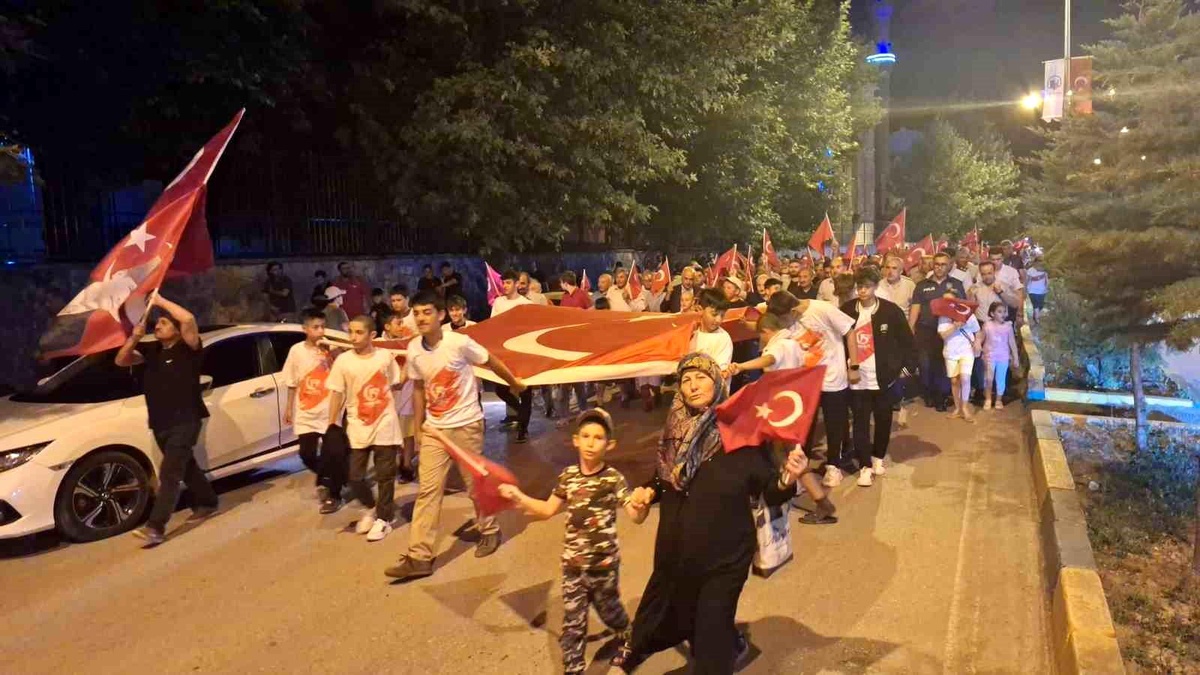 İskilip Kaymakamı Anne ve Babalara Çocuklarına Vatan ve Bayrak Sevgisini Aşılamaları İçin Çağrıda Bulundu