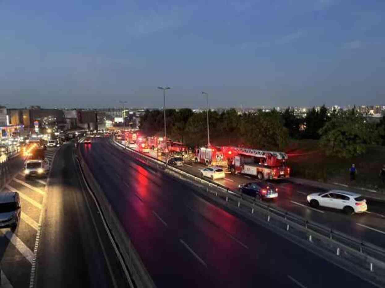 İzmir, Balıkesir ve Adıyaman'da yangın alarmı! İtfaiye ekipleri teyakkuza geçti