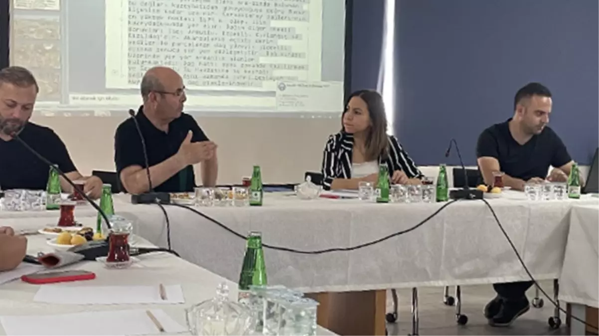 Ankara\'daki mimar ve mühendis odalarından "altın madeni" konusunda Kırşehir Belediye Başkanı Selahattin Ekicioğlu\'na destek