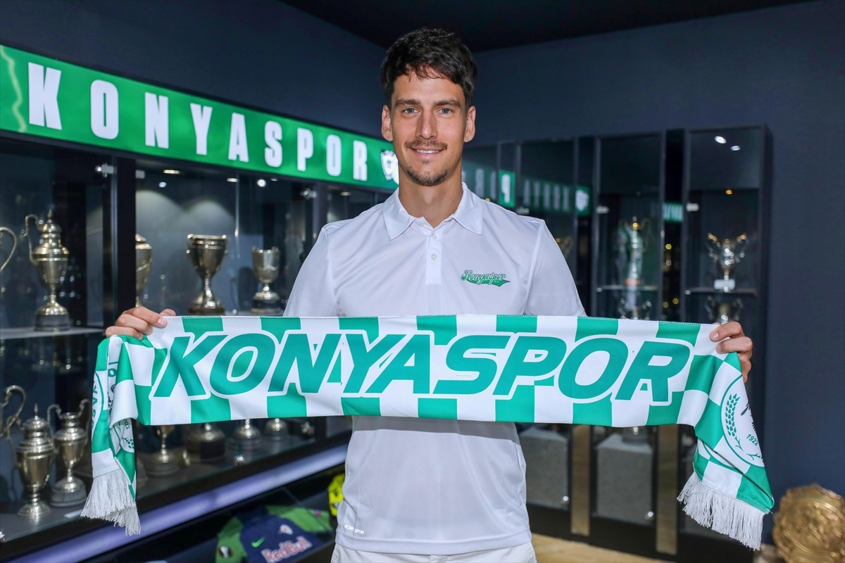 Konyaspor, Marko Jevtovic\'i yeniden kadrosuna kattı