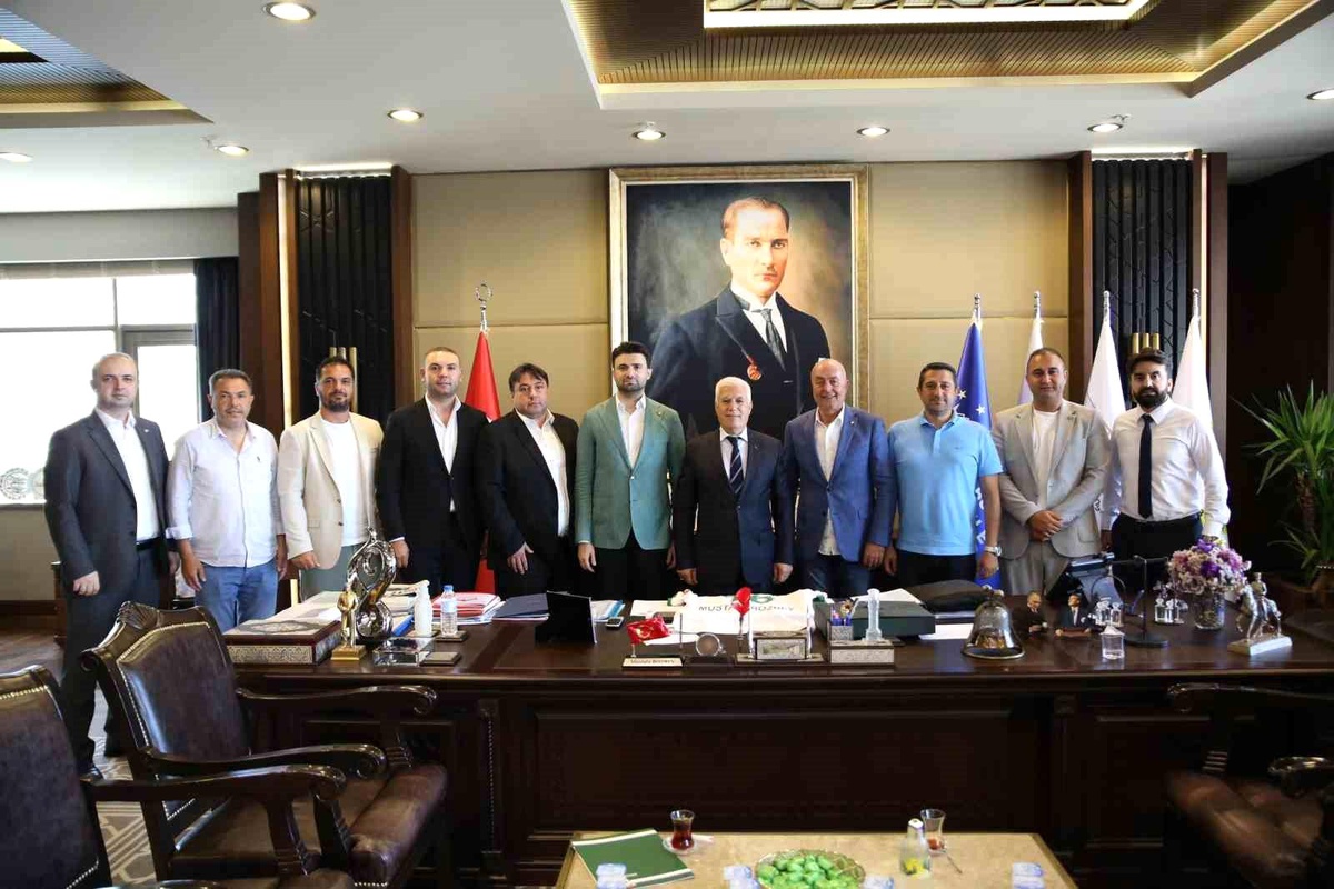 Bursa Büyükşehir Belediye Başkanı Mustafa Bozbey, Bursaspor Başkanı Enes Çelik ve yönetim kuruluna teşekkür etti