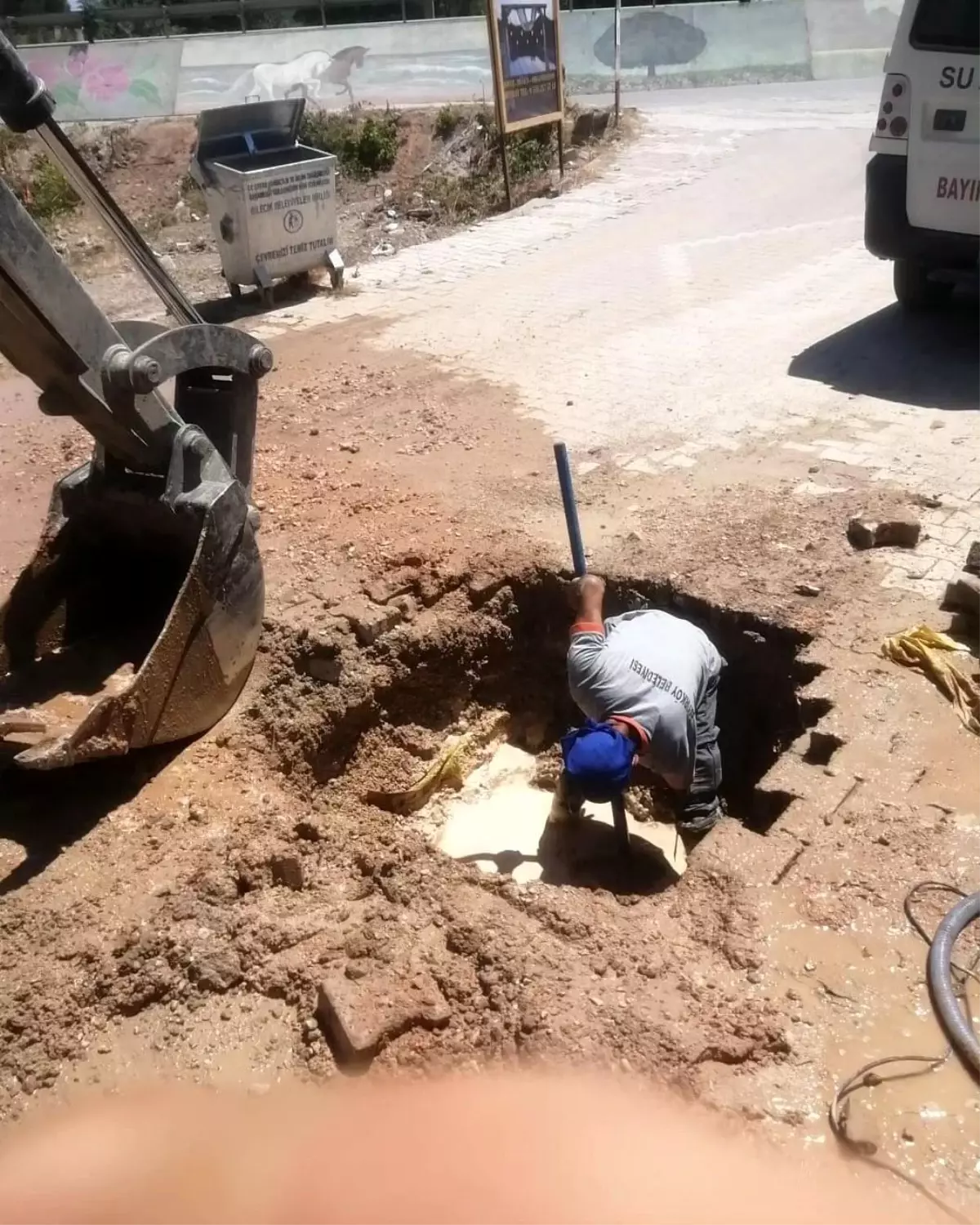 Bayırköy\'de oluşan su patlakları hızlı bir şekilde giderildi