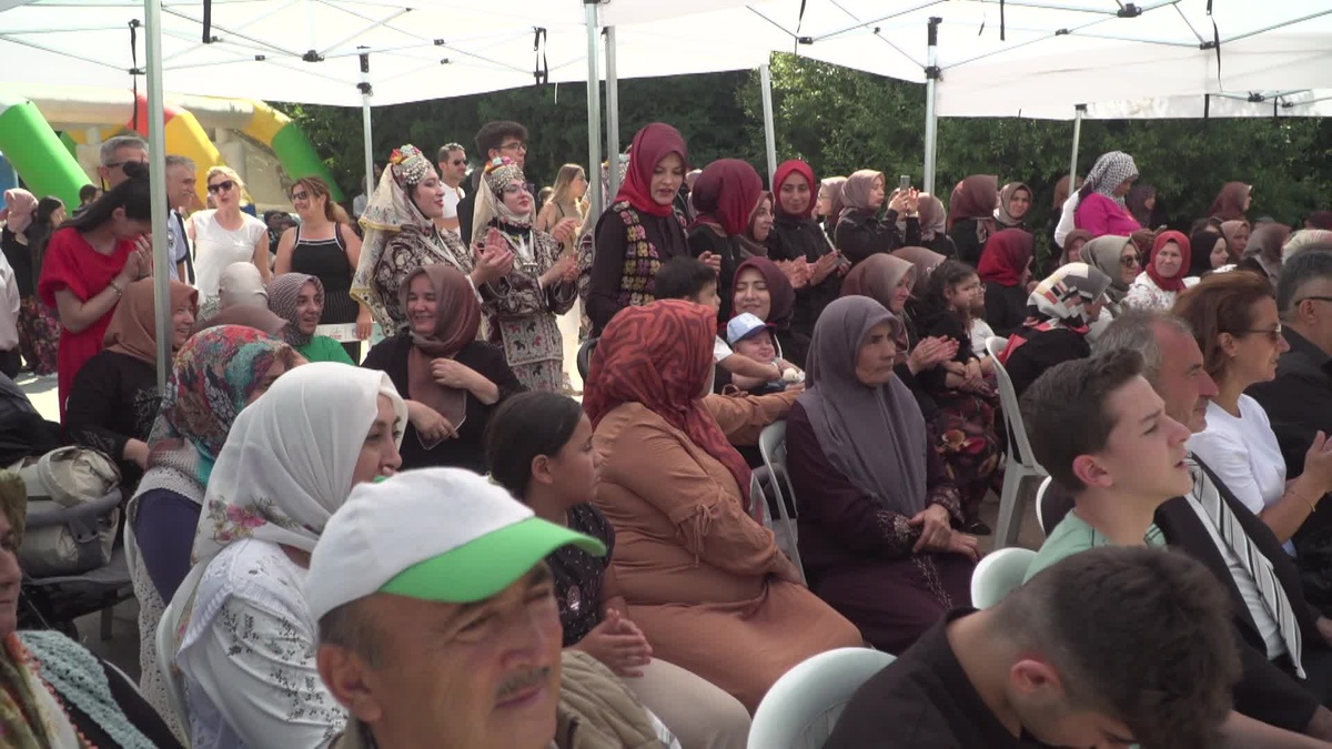 Osmangazi Belediyesi\'nin düzenlediği \'Köyümüzde Şenlik Var\' etkinlikleri Seferiışıklar Mahallesi\'nde yapıldı