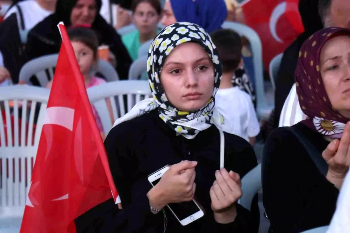 Sakarya Halkı, 15 Temmuz Darbe Girişimi\'nin 8. Yıldönümünde Anma Programında Birleşti