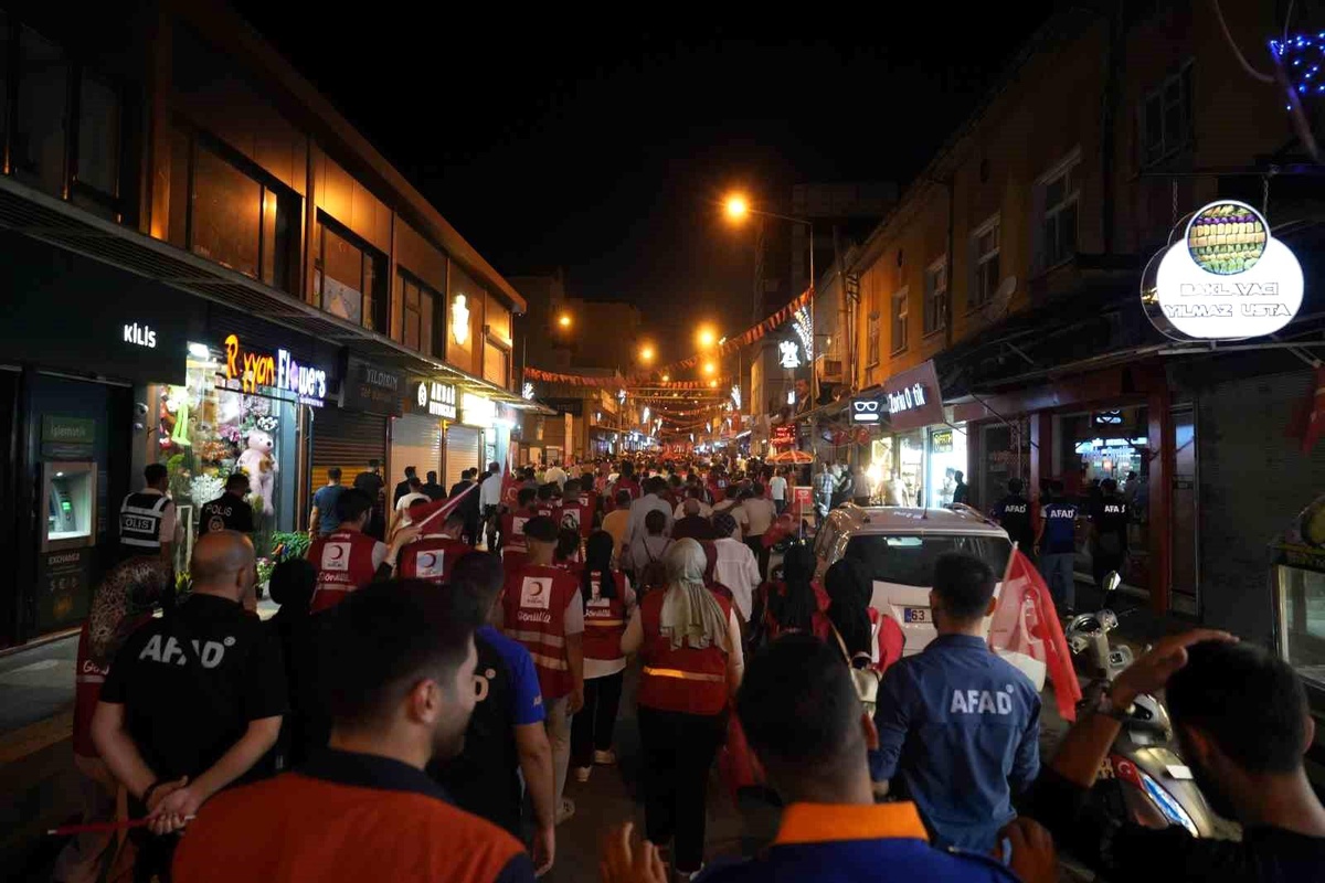 Kilis\'te 15 Temmuz Yürüyüşüne Binlerce Vatandaş Katıldı