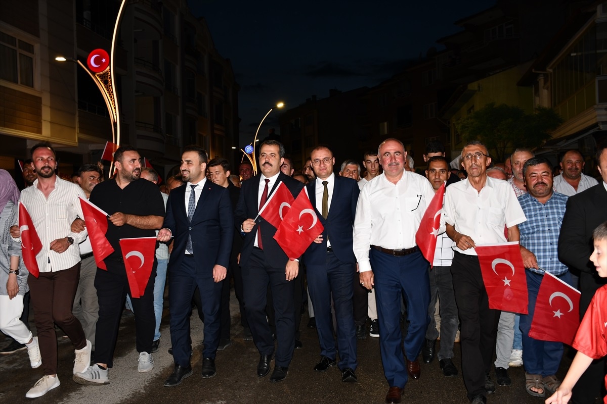 Vezirköprü\'de 15 Temmuz Demokrasi ve Milli Birlik Günü Yürüyüşü Düzenlendi