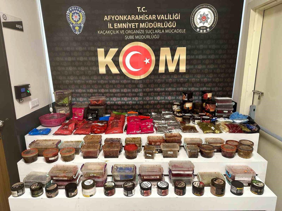 Afyonkarahisar\'da 3 İş Yerinde 70 Kilogram Kaçak Nargile Tütünü Ele Geçirildi