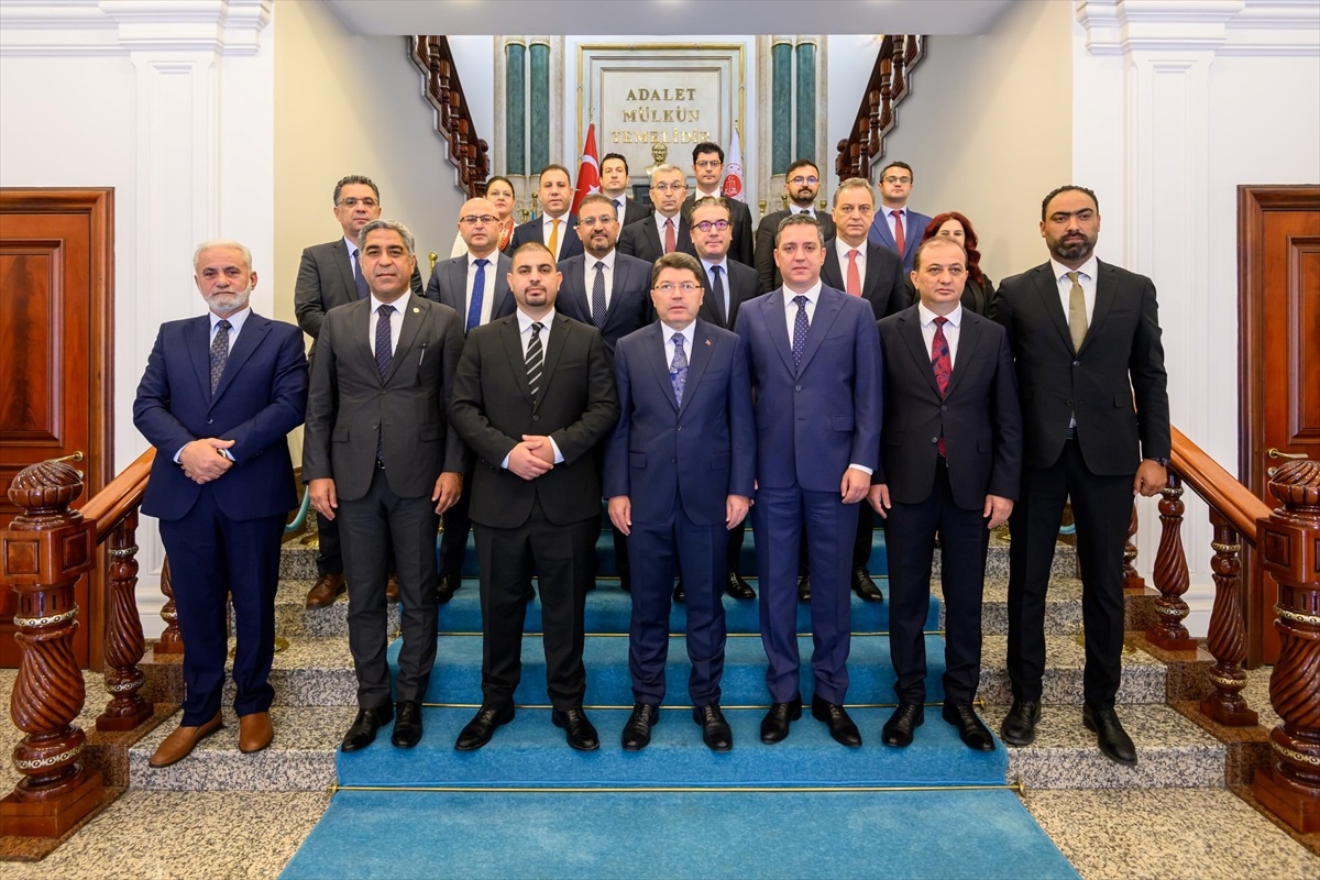 Adalet Bakanı Yılmaz Tunç, İsrail\'in terör örgütü gibi hareket ettiğini vurguladı