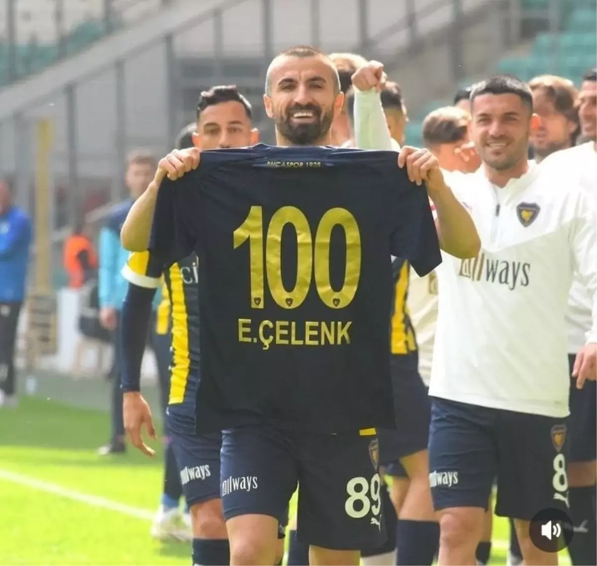 Erhan Çelenk Bucaspor\'dan Ayrıldı, Serik Belediyespor\'la Anlaştı