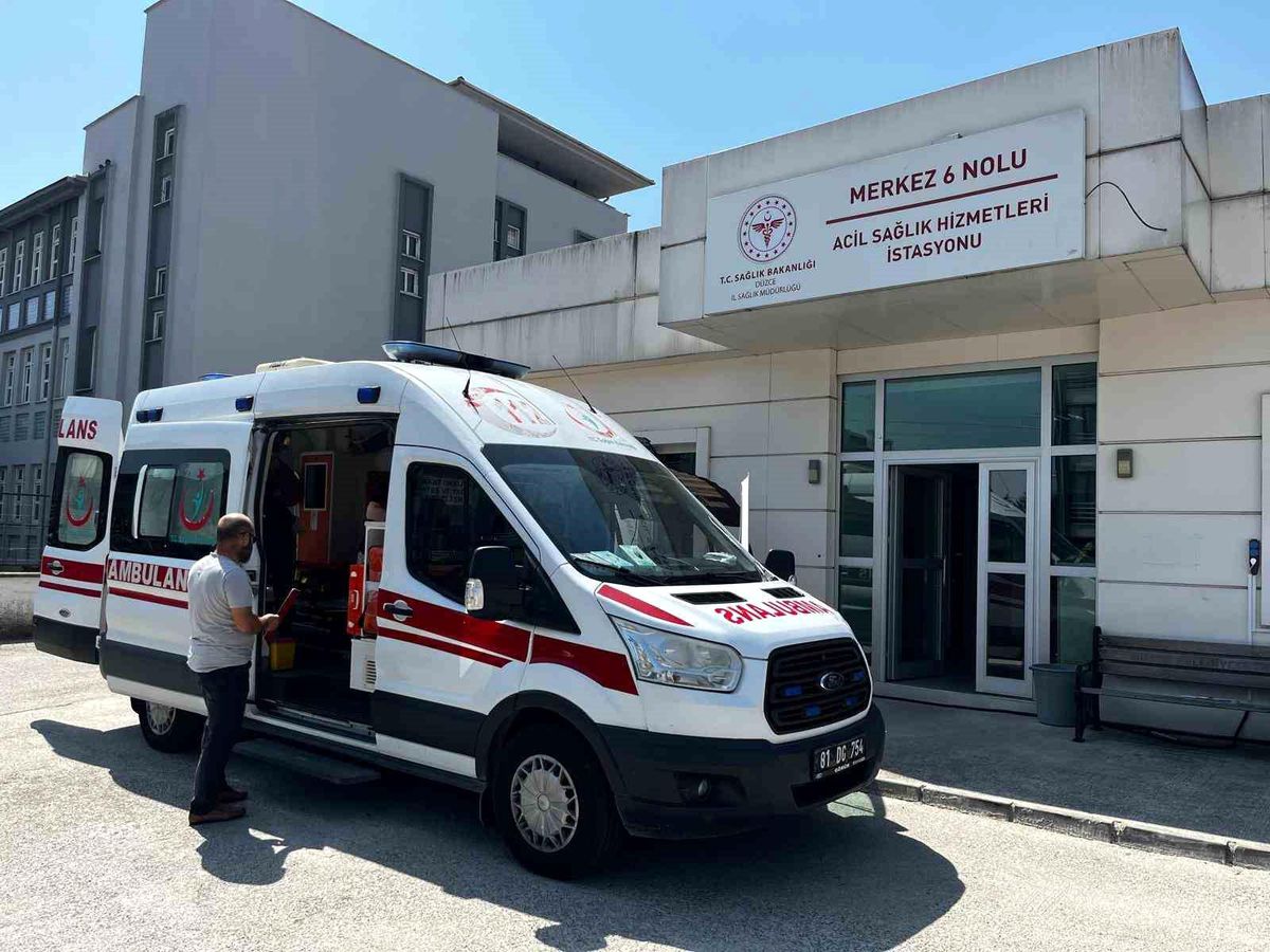 Düzce\'de 112 Acil Sağlık Hizmetleri İstasyon ve Ambulanslar Denetlendi