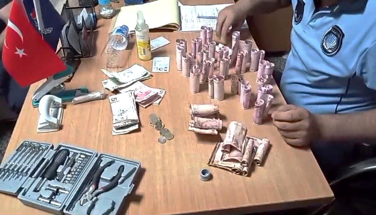 Sivas\'ta Dilencinin Bastonunda 7 Bin TL Bulundu