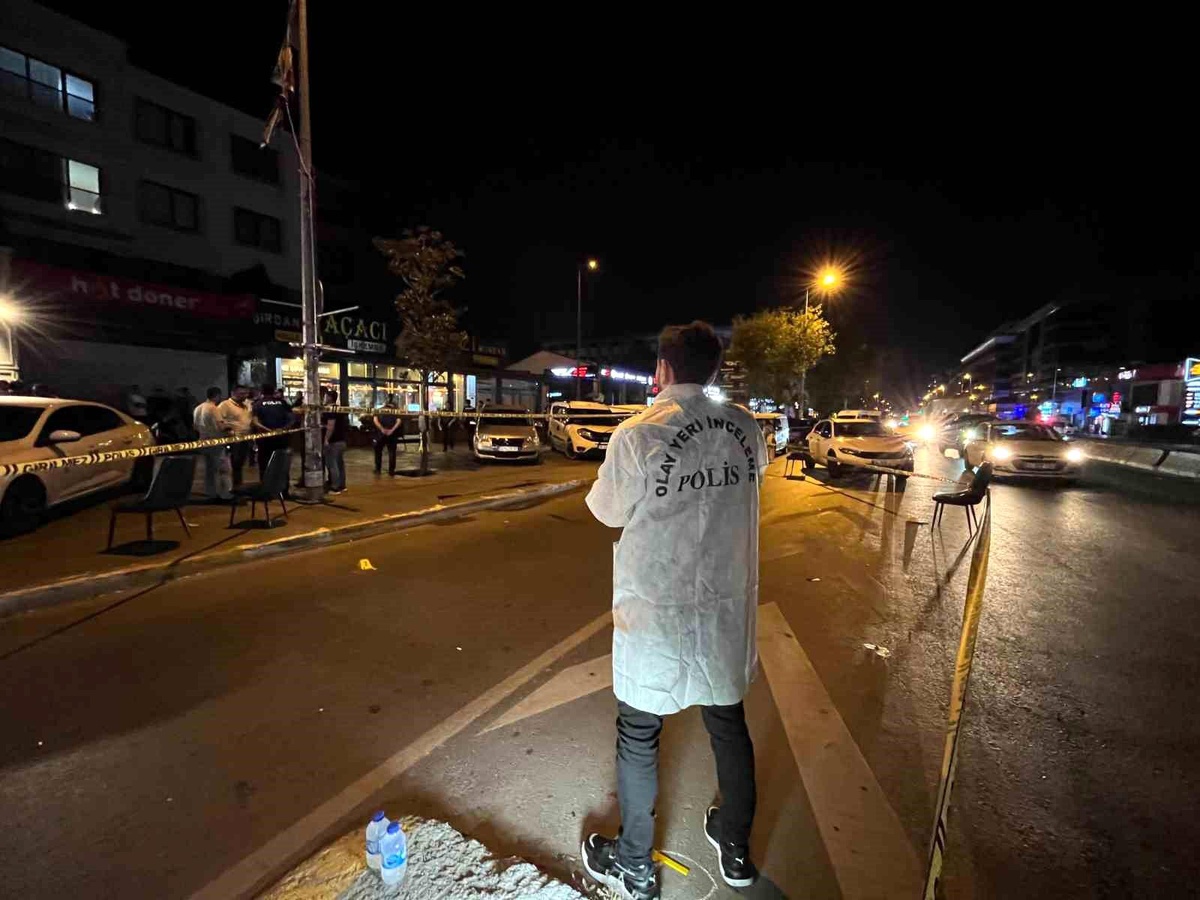 Esenyurt\'ta Restorana Silahlı Saldırı: 1 Ölü