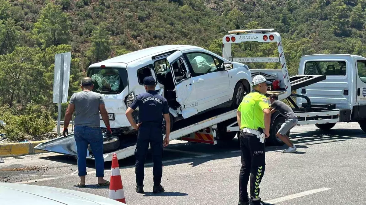 Fethiye\'de kaza: 1 çocuk hayatını kaybetti, 10 kişi yaralandı