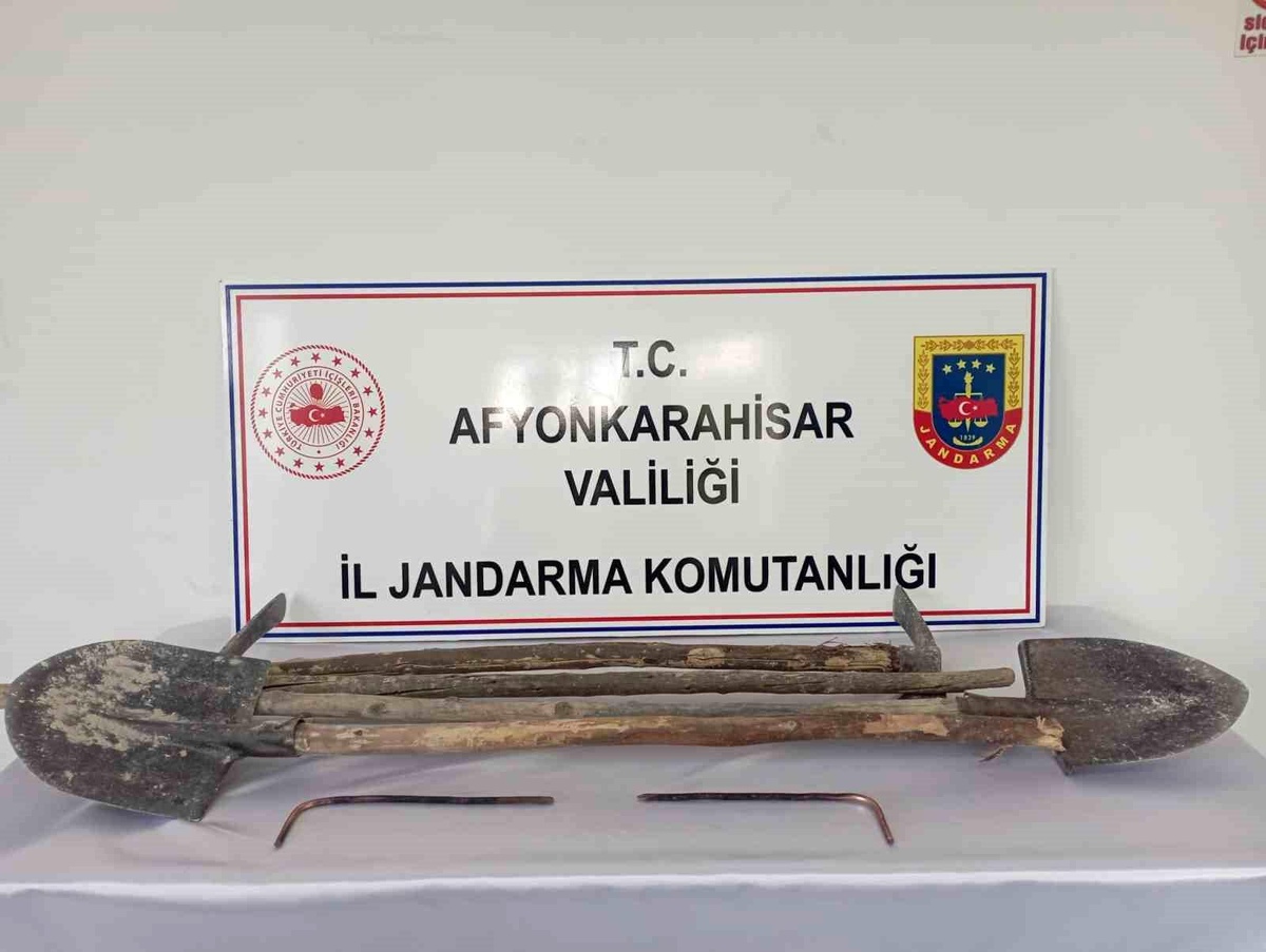 Afyonkarahisar\'da Kaçak Kazı Yapan Şahıs Dron İle Suçüstü Yakalandı