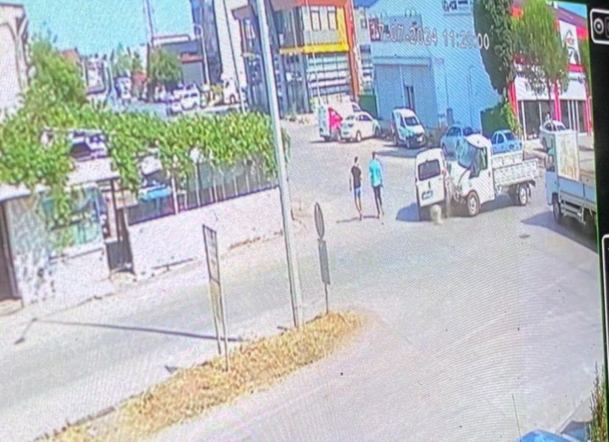 Samsun\'da Kamyonetin Çarptığı Kazada 3 Kişi Yaralandı
