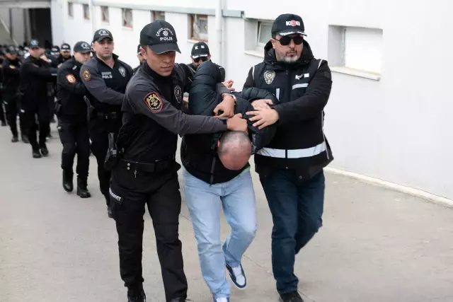 4 cinayet ve onlarca suç! İlk duruşmada örgüt lideri dahil tüm tutuklular tahliye edildi