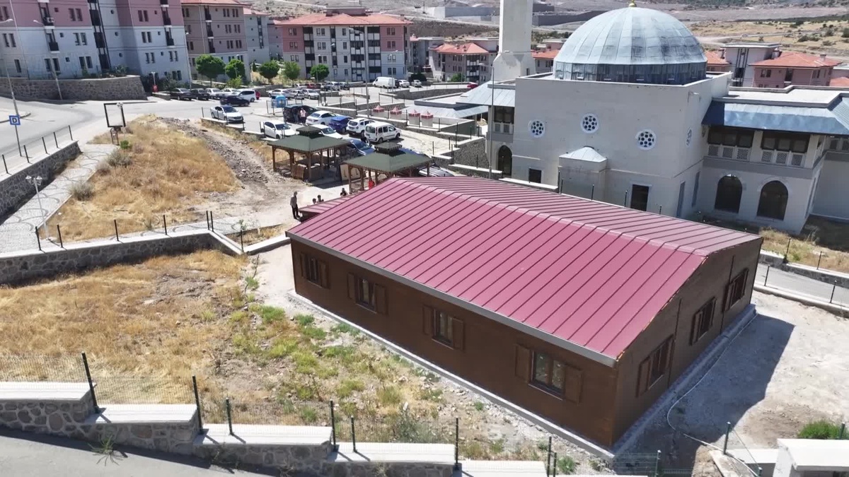 Manisa Büyükşehir Belediyesi Akgedik Mahallesi\'nde Kreş ve Çocuk Gündüz Bakımevi Projesini Tamamladı