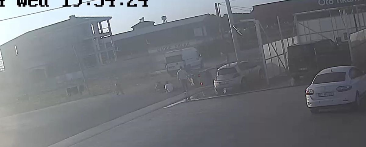 Kapaklı\'da minibüs ile triportör çarpıştı: 2 yaralı