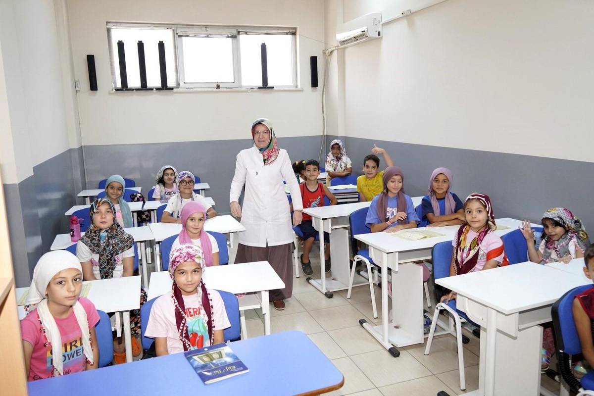 Yunusemre Belediyesi TOKİ 2 Kültür ve Sanat Merkezi\'nde Yaz Kursları Başladı