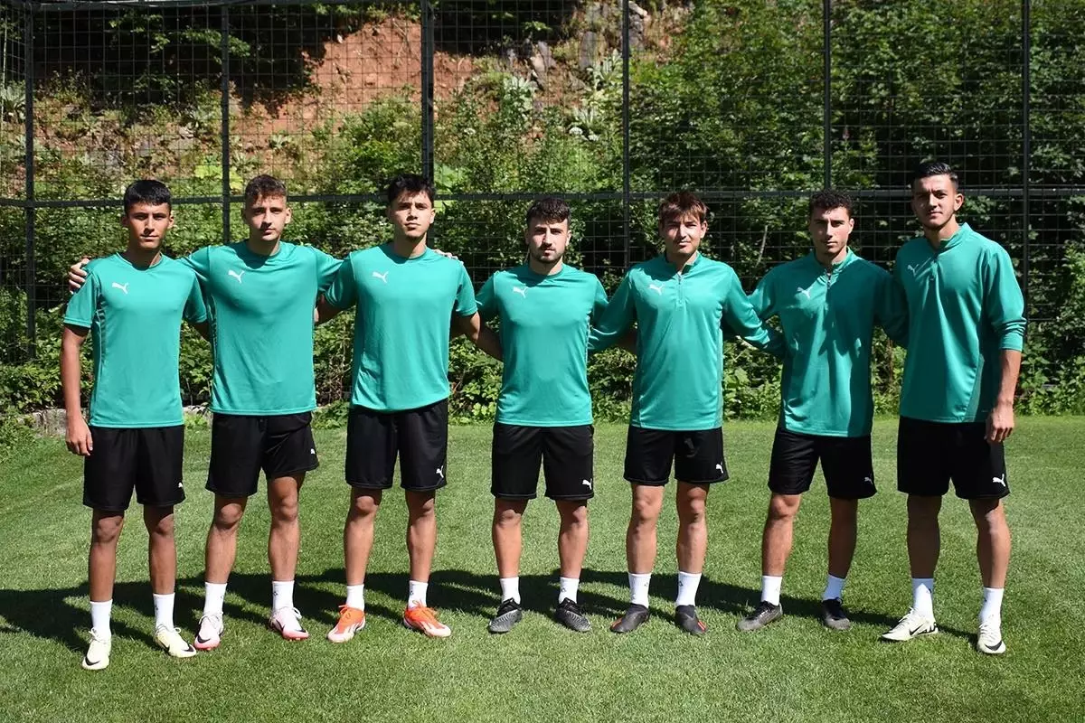 Didim Altınkumspor, Altınordu ile iş birliği yaparak 11 futbolcu transfer etti