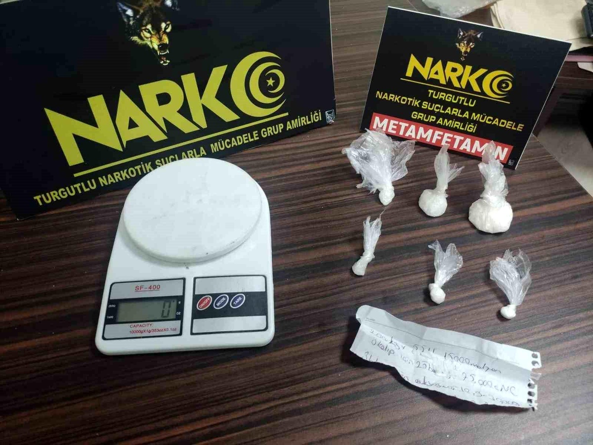 Manisa\'da Uyuşturucu Ticareti Yapan Şahıslar Tutuklandı
