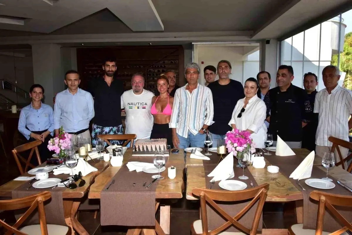 Bodrum Azka Otel Yönetim Kurulu Başkanı Bülent Kaya\'nın Doğum Günü Kutlaması