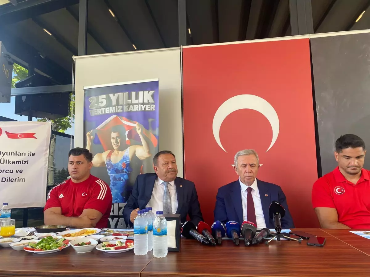 Mansur Yavaş, Paris 2024 Olimpiyatları\'na katılacak sporcularla buluştu