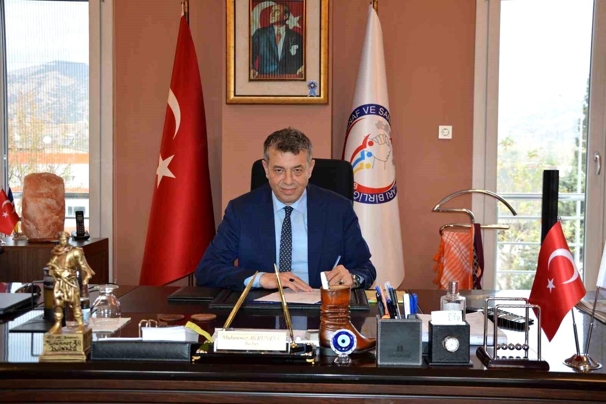 Aydın\'da Toplu Taşıma Ücretlerine Yapılan Zam Eleştirildi