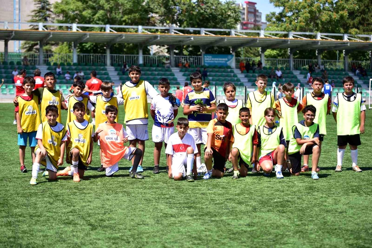 Kayseri Büyükşehir Belediyesi Spor A.Ş. 1. Yaz Dönemi Spor Şenliği Gerçekleştirildi