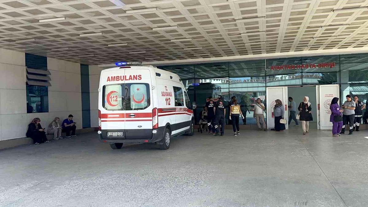 Düzce\'de çöp toplayıcısına fren yapan otobüste 5 kişi yaralandı