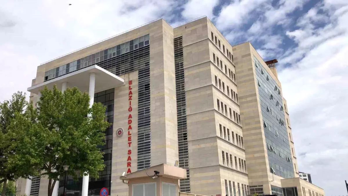 Elazığ\'da 15 Temmuz Demokrasi Meydanı\'nda ateş açan şüpheli tutuklandı