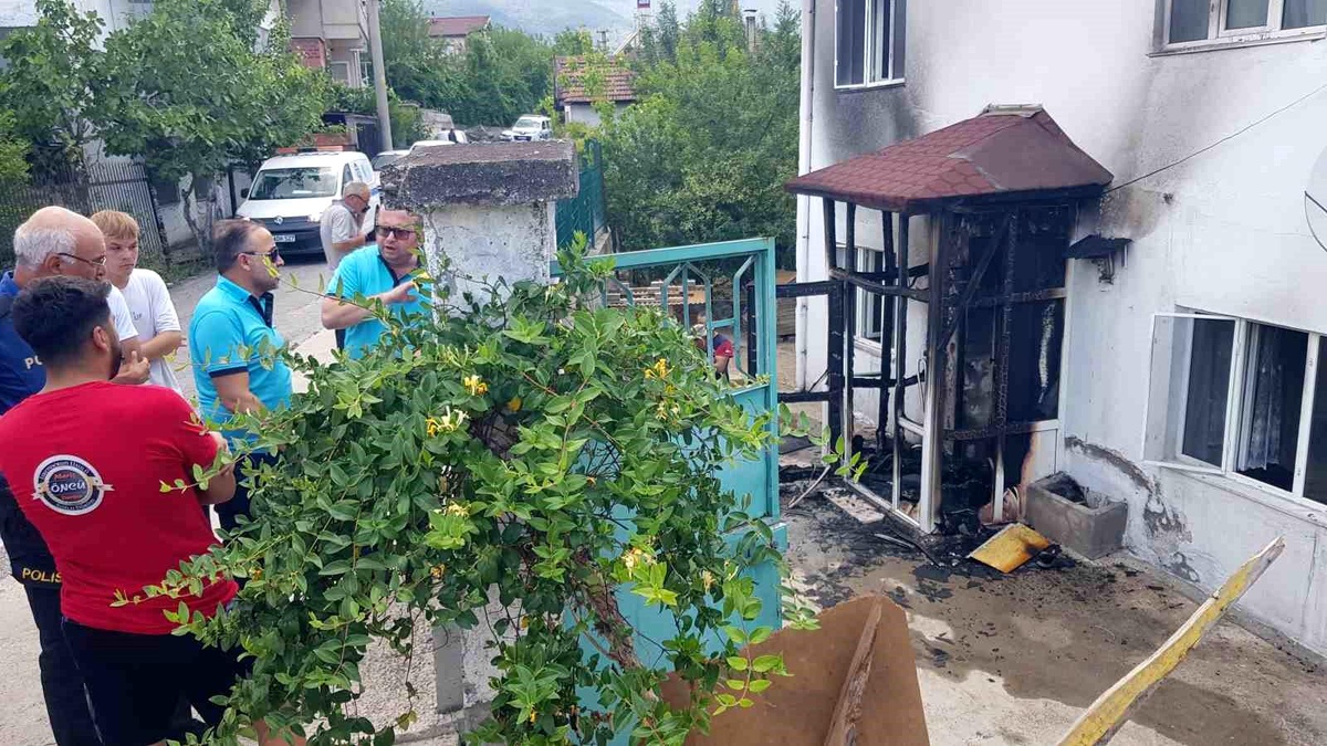 Karabük\'te elektrik panosundan çıkan yangın kısa sürede söndürüldü