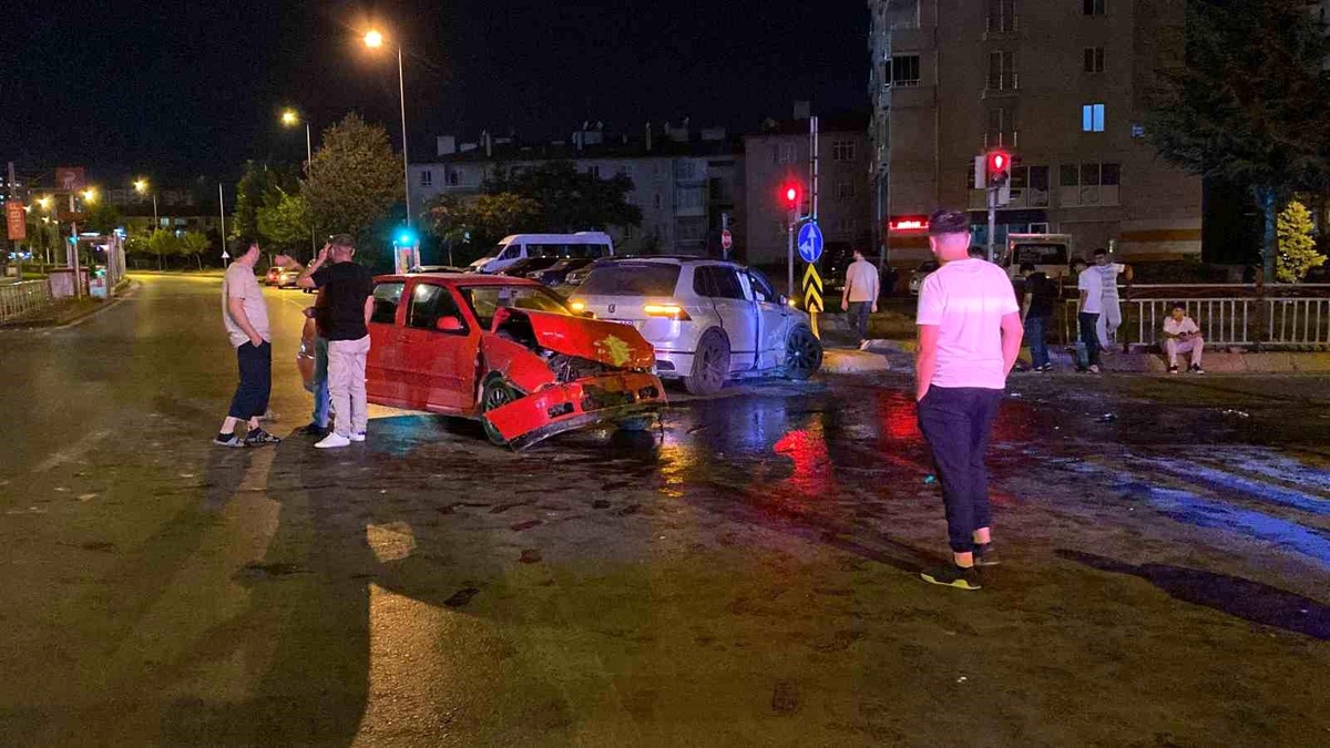 Kayseri\'de trafik kazası: 4 kişi yaralandı