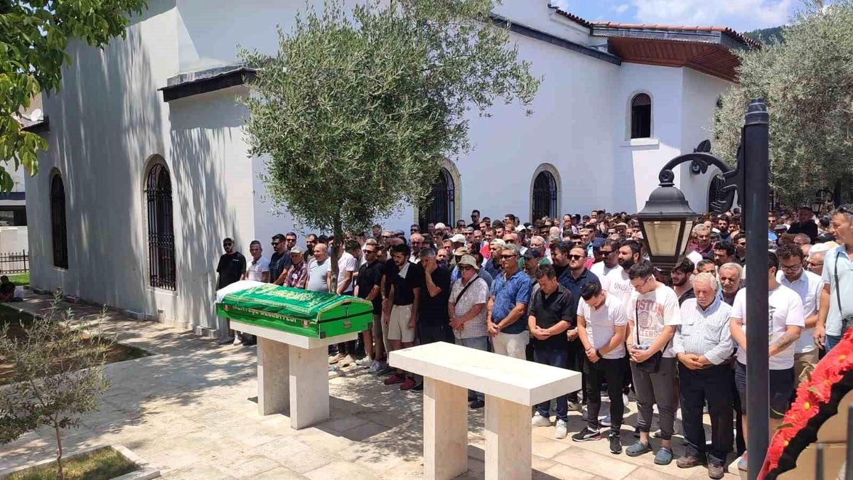 Hamile Kadın Trafik Kazasında Hayatını Kaybetti, Bebeğin Durumu İyi