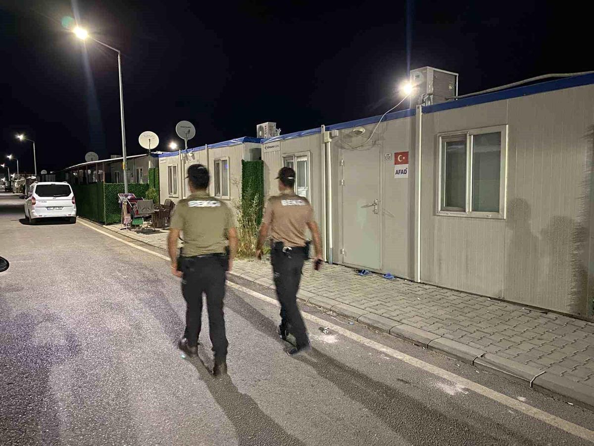 Adıyaman\'da depremzede vatandaşların kaldığı konteyner kentte güvenlik önlemleri artırıldı