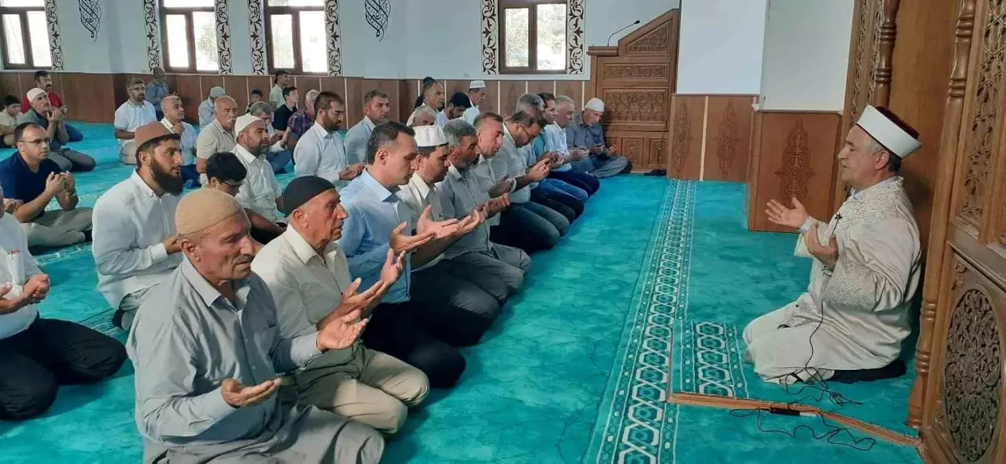 Adıyaman\'ın Samsat ilçesinde Merkez Cami ibadete açıldı