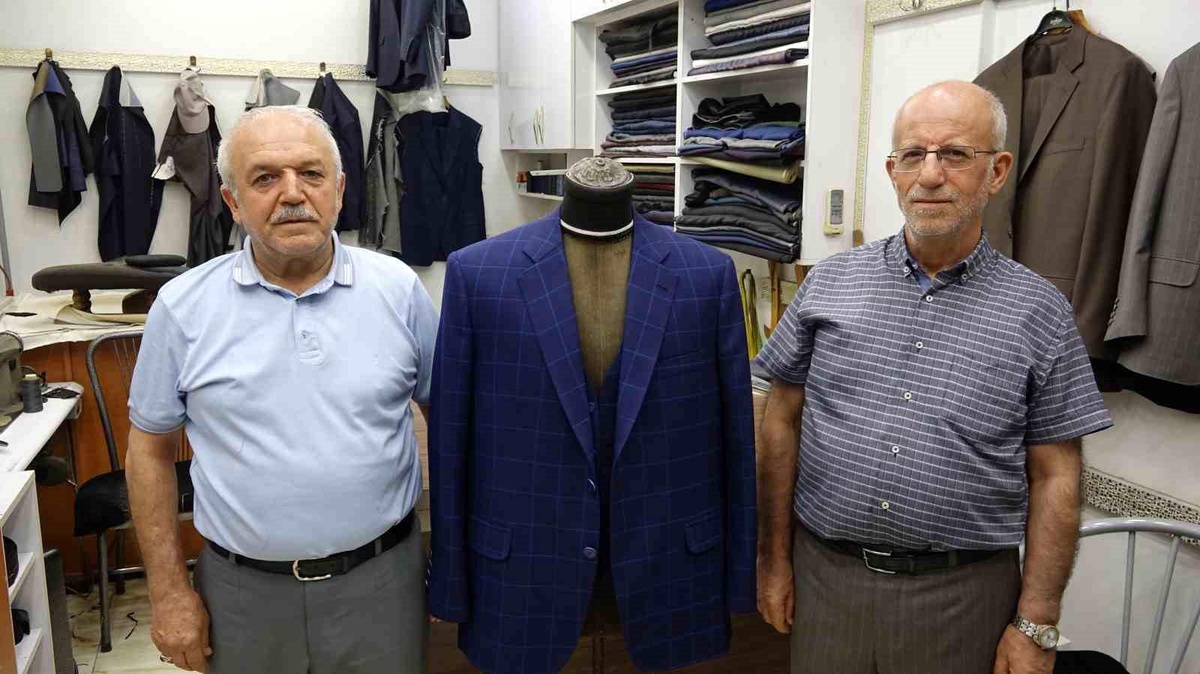 Gaziantep\'te Yarım Asırdır Terzilik Yapan İki Usta