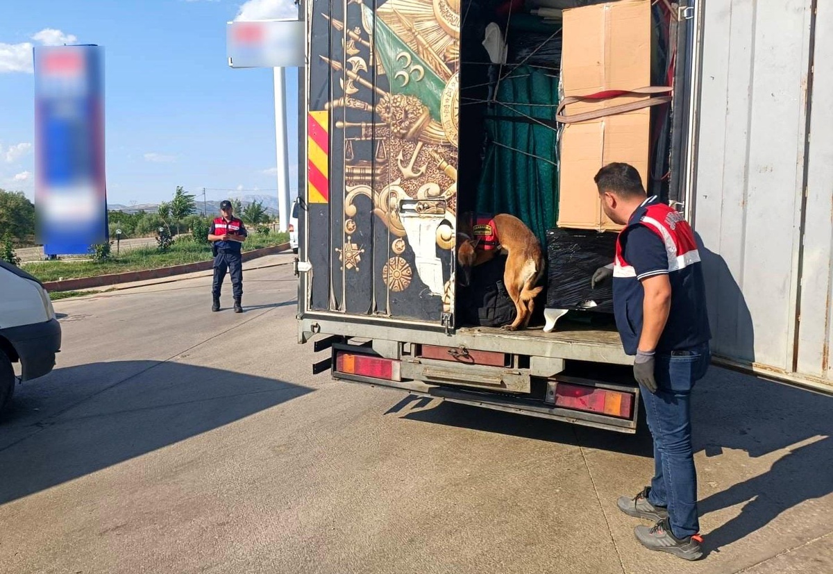 Adıyaman\'da Uyuşturucu Denetiminde 4 Bin 114 Kişi İncelendi