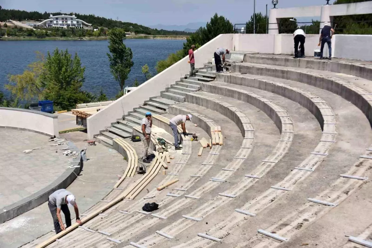 Bilecik Pelitözü Gölpark\'ta Amfi Tiyatro Onarımı Başladı