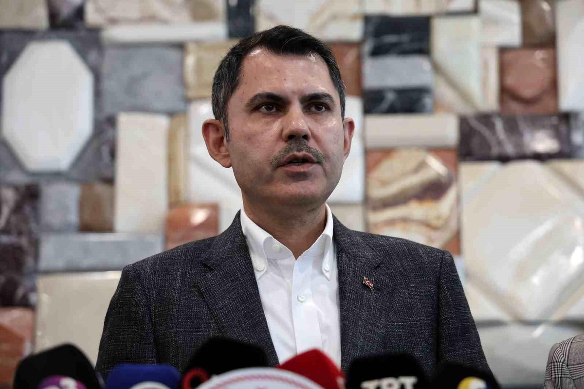 Bakan Kurum, Özgür Özel\'e seslendi: \'Depremi siyasi malzeme yapmayın\'