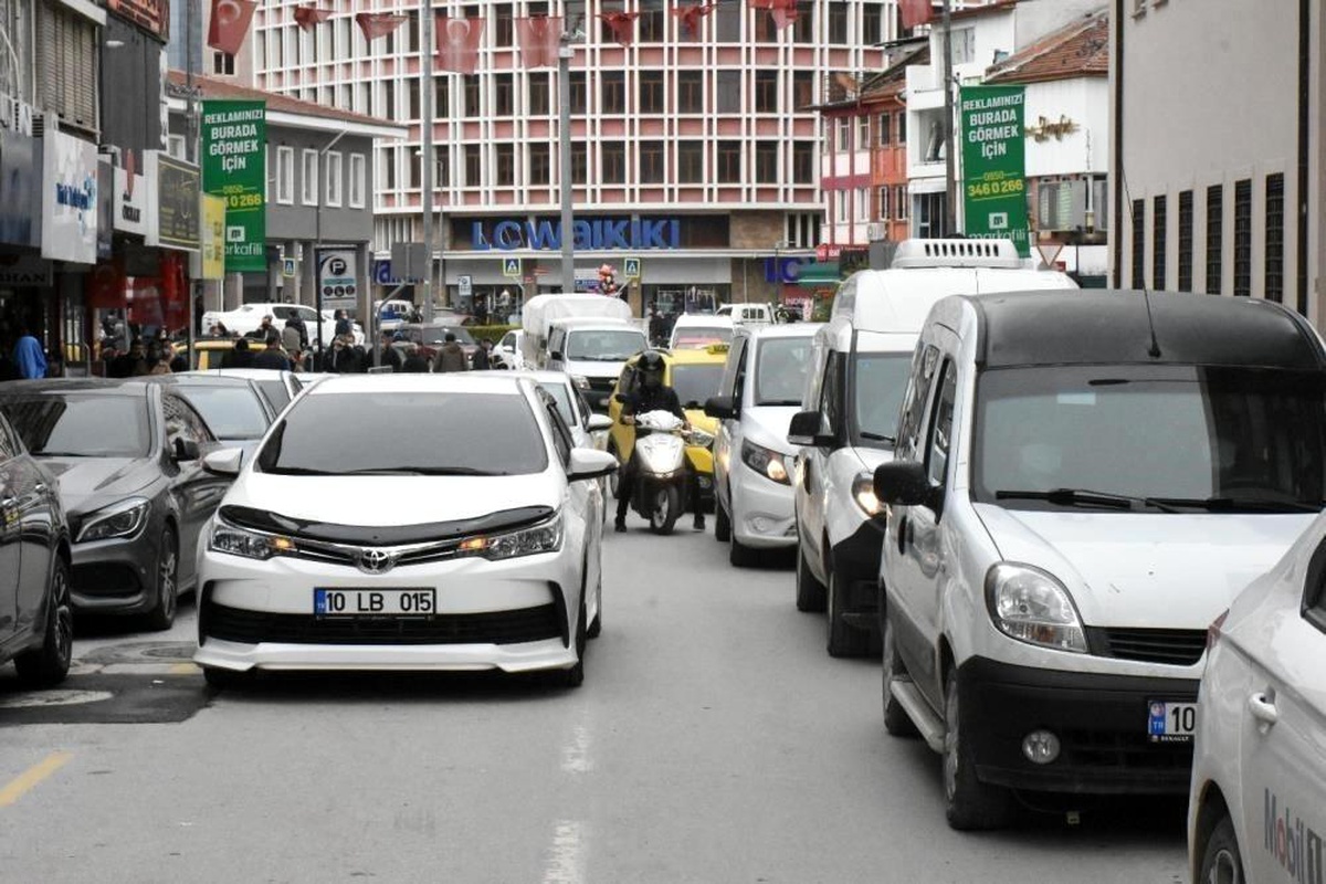 Balıkesir\'de Haziran Ayında Trafiğe Kayıtlı Araç Sayısı 613 Bin 784\'e Ulaştı