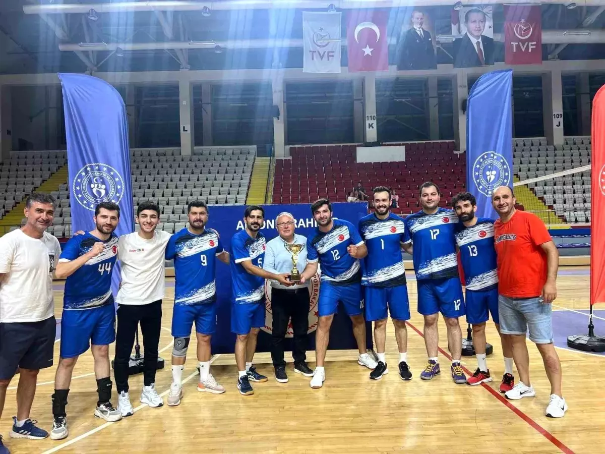 Afyonkarahisar\'da Büyük Erkekler Voleybol Şampiyonası Sonuçlandı