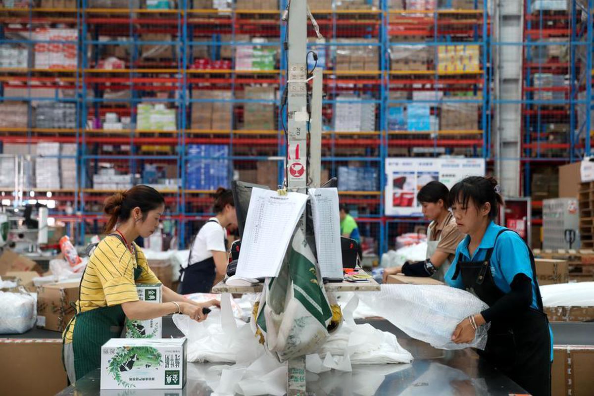 Çin\'in e-ticaret sektörü güçlü bir büyüme kaydetti