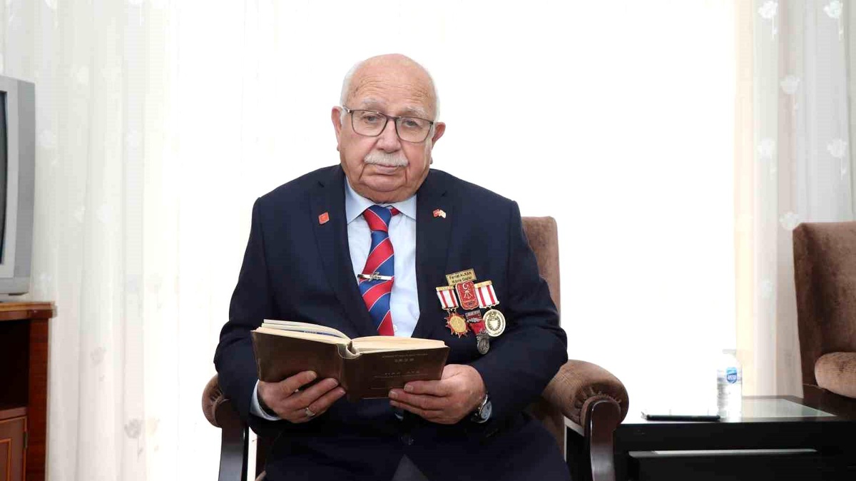 Kıbrıs Gazisi Ferhat Alkan, Savaş Deneyimlerini Kitaba Aktardı