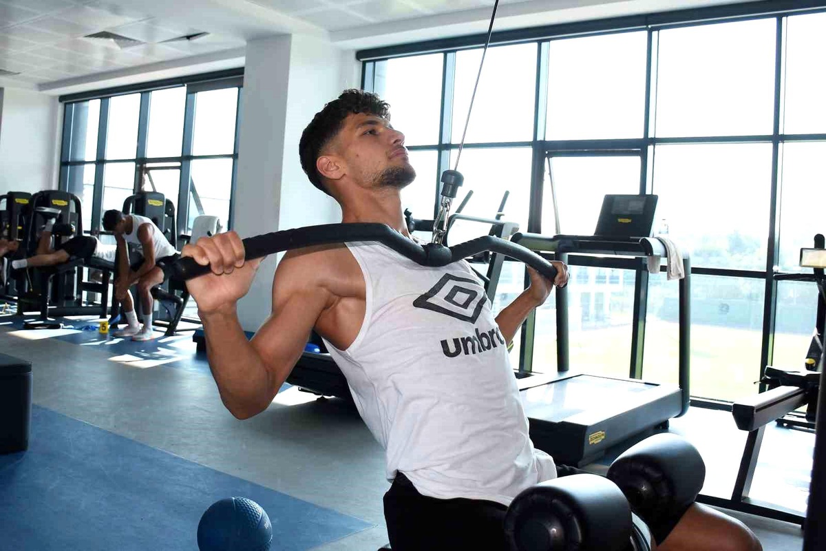 Manisa Futbol Kulübü, yeni sezon hazırlıklarına antrenmanla devam etti