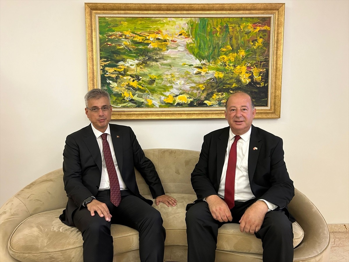 Sağlık Bakanı Memişoğlu, KKTC Sağlık Bakanı Dinçyürek ile bir araya geldi