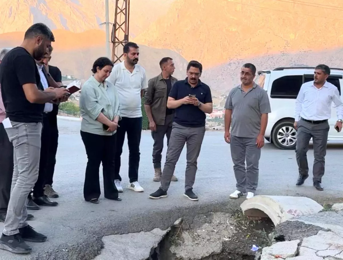 Hakkari Vali Yardımcısı ve Belediye Başkan Yardımcısı Mahalleleri Ziyaret Etti