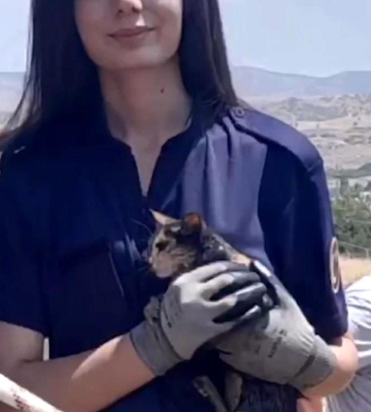 Kırıkkale\'da Su Kuyusuna Düşen Kedi Kurtarıldı