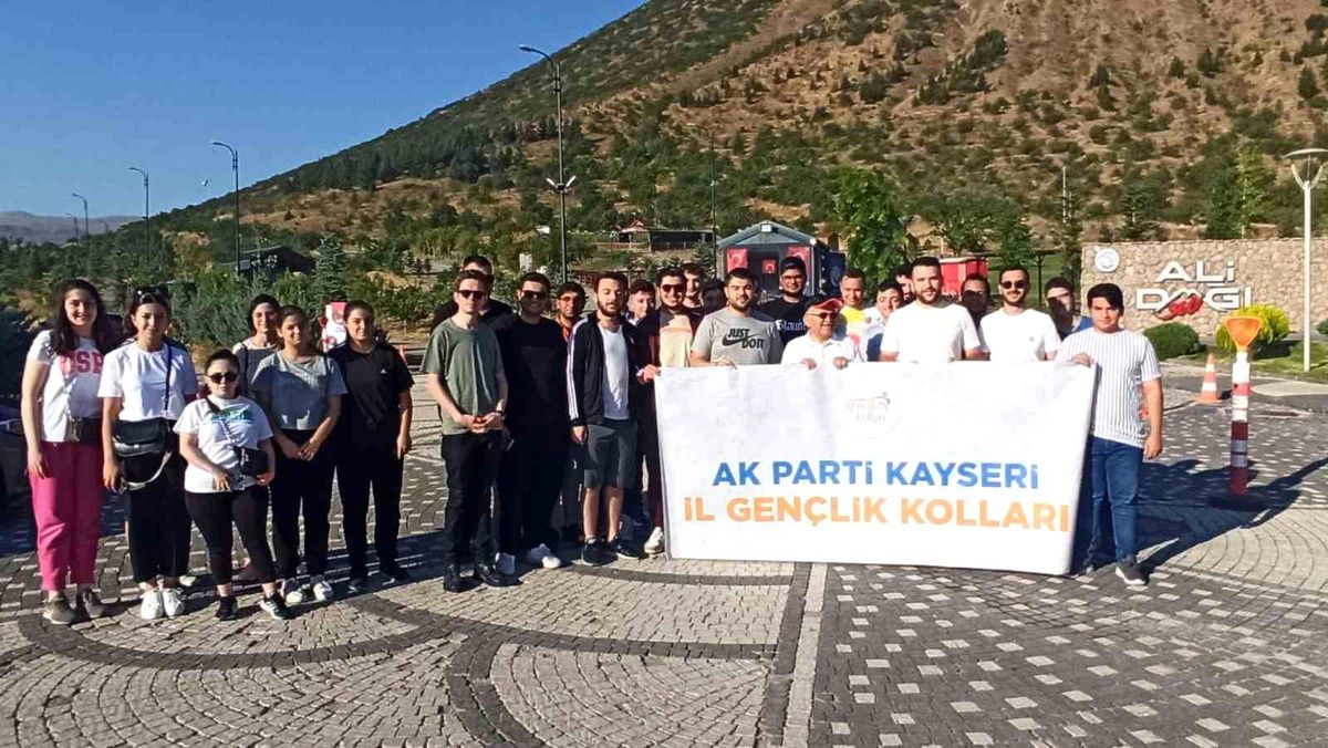 Başkan Büyükkılıç, gençlerle Ali Dağı\'nda yürüdü